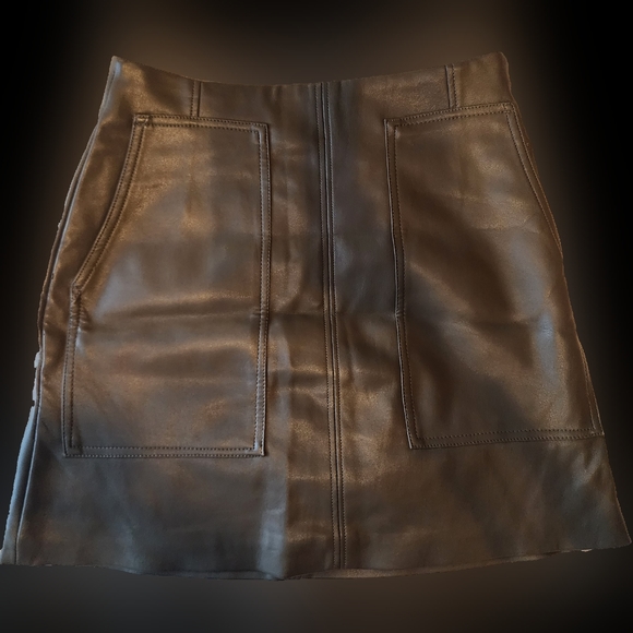 Faux Leather green Mini skirt Dynamite - size small (US 4) - Picture 4 of 6